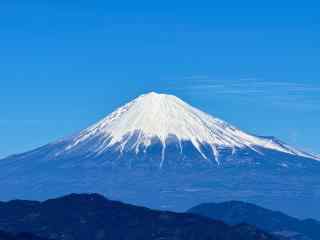 日本富士山雄伟风