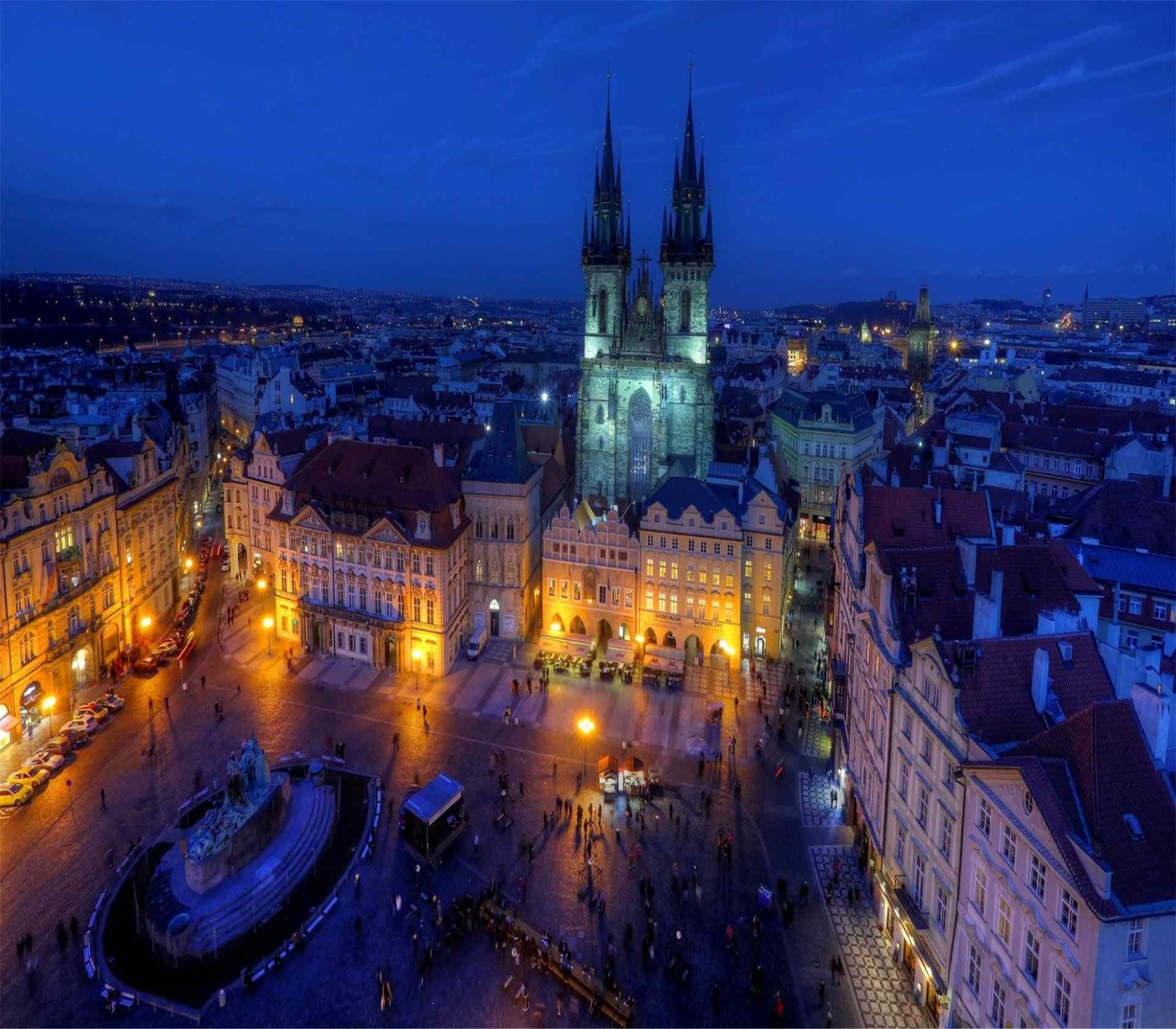 捷克布拉格迷人夜景灯光闪烁桌面壁纸