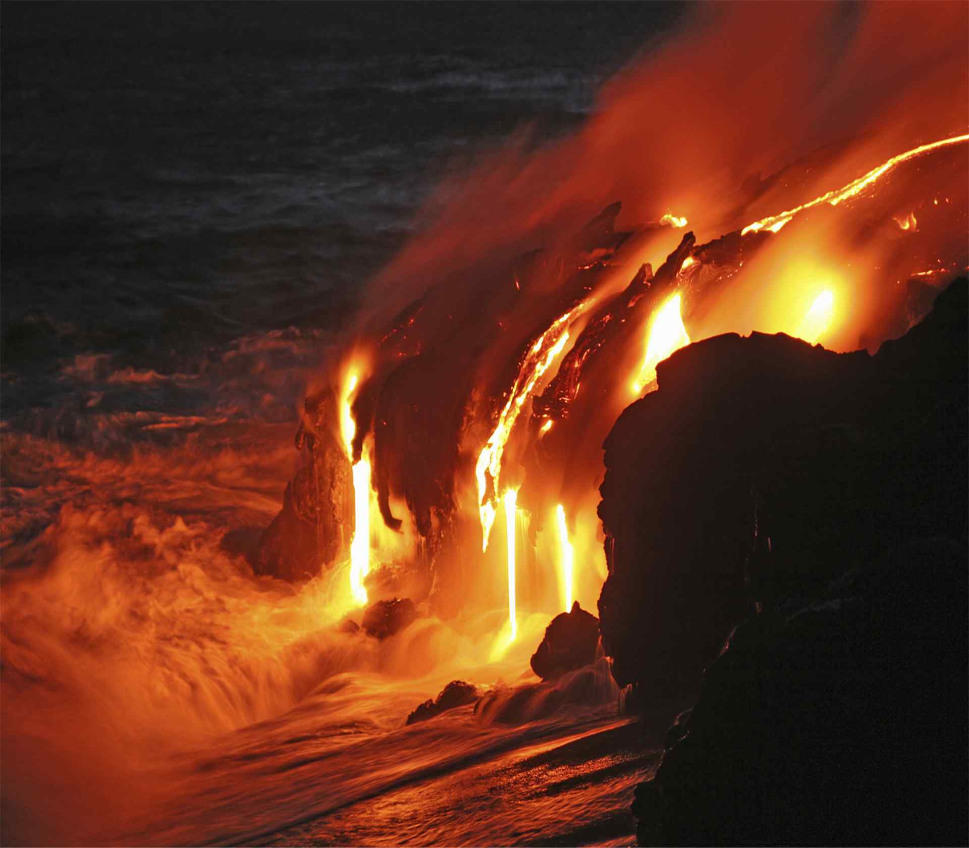夏威夷火光岩石风景高清图片桌面壁纸
