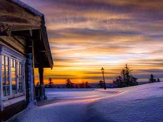 唯美雪景桌面壁纸：美丽的夕阳余晖