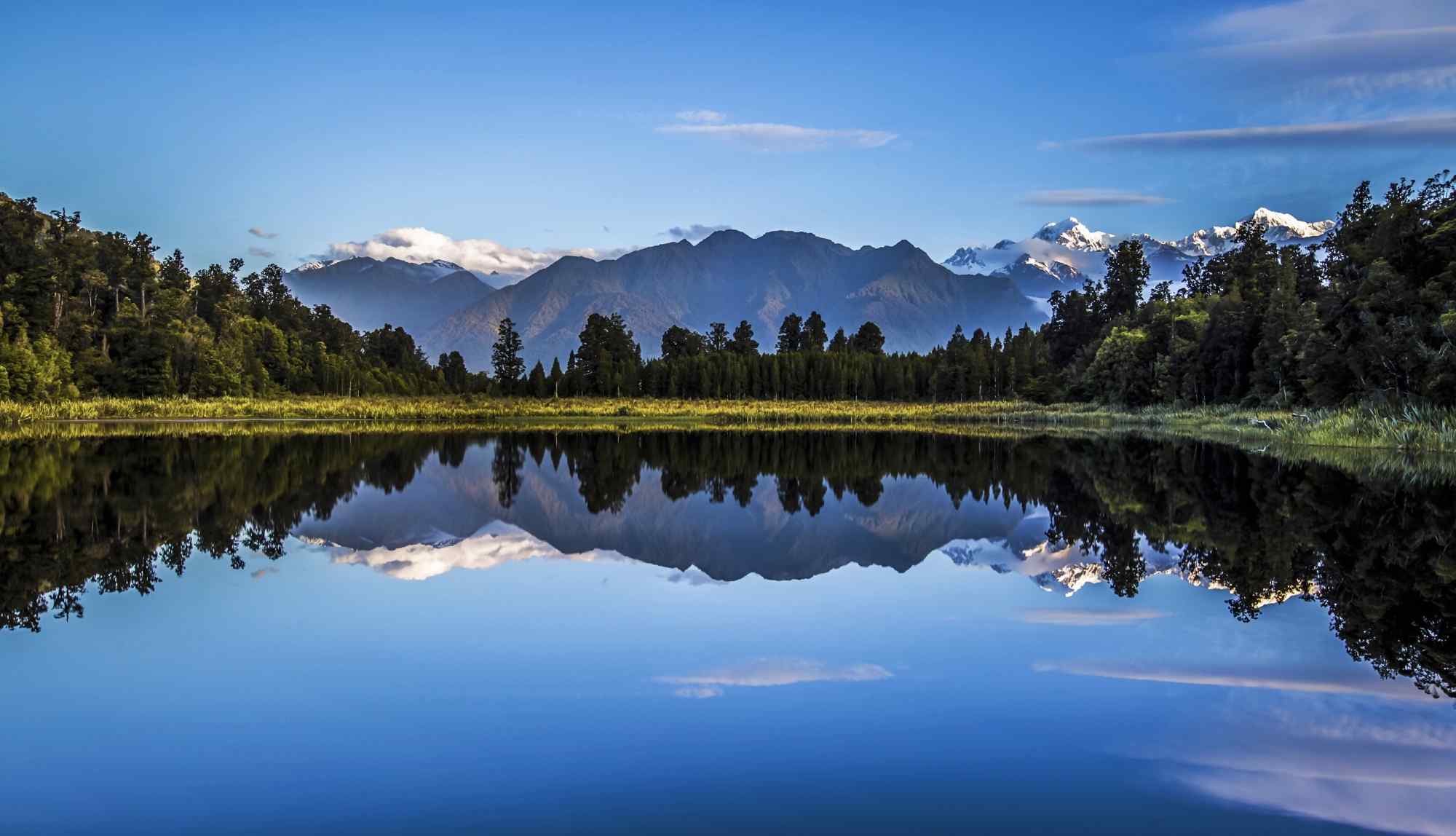 唯美新西兰的镜湖风景壁纸