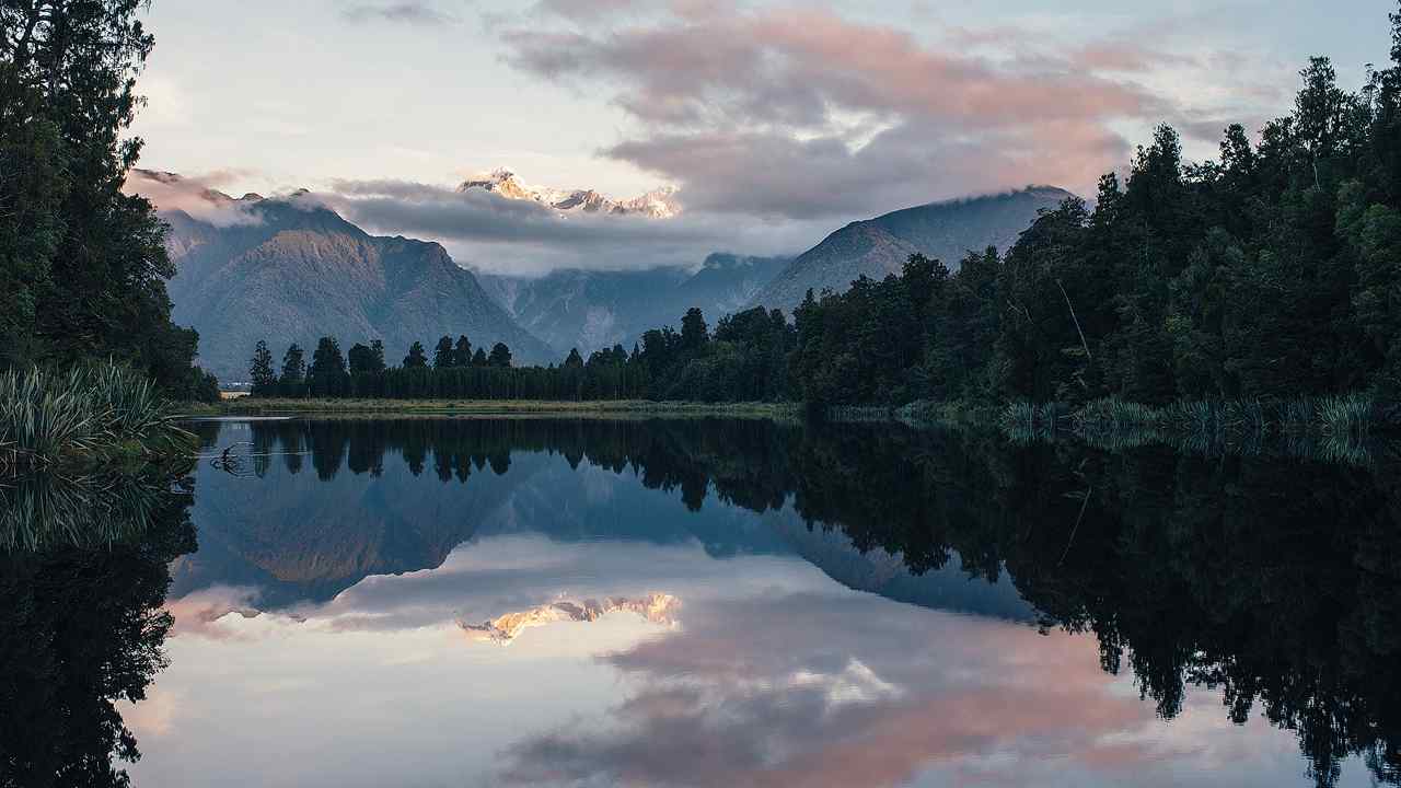 唯美新西兰的Lake Matheson风景壁纸