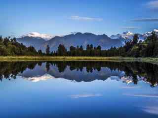 唯美新西兰的镜湖风景壁纸