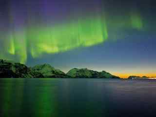 挪威海岛极光风景