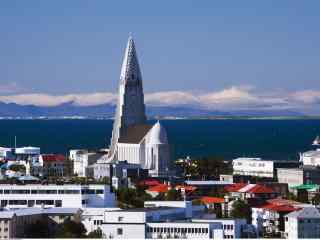 冰岛首都雷克雅未克北欧清新城市风光桌面壁纸