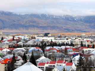 冰岛首都雷克雅未克唯美城市风光宽屏桌面壁纸