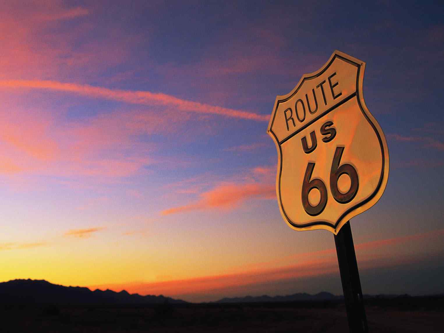 美国66号公路美丽的晚霞路标桌面壁纸