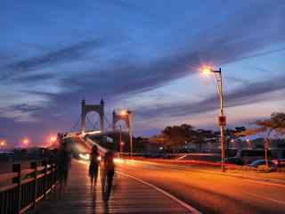 大桥上的灯光夜景大连城市风景桌面壁纸