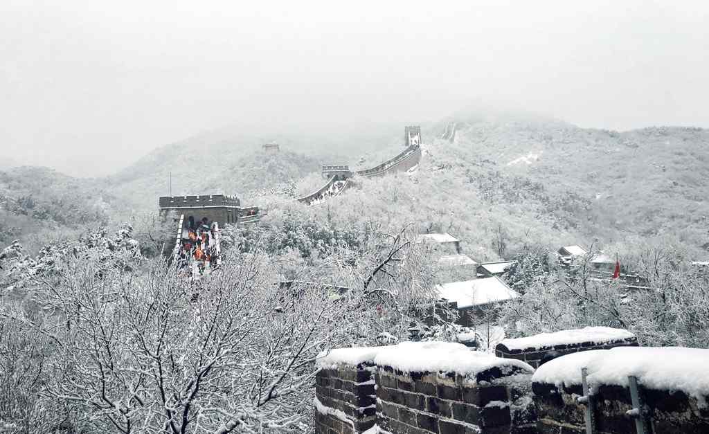 北京白雪覆盖的长城桌面壁纸