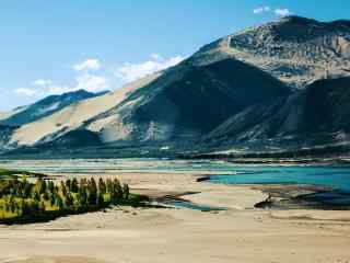 雅鲁藏布江沿岸风景图片桌面壁纸