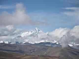 云间的珠穆朗玛峰图片壁纸下载