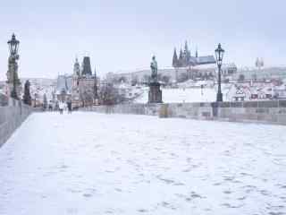 唯美布拉格城市雪景电脑桌面壁纸