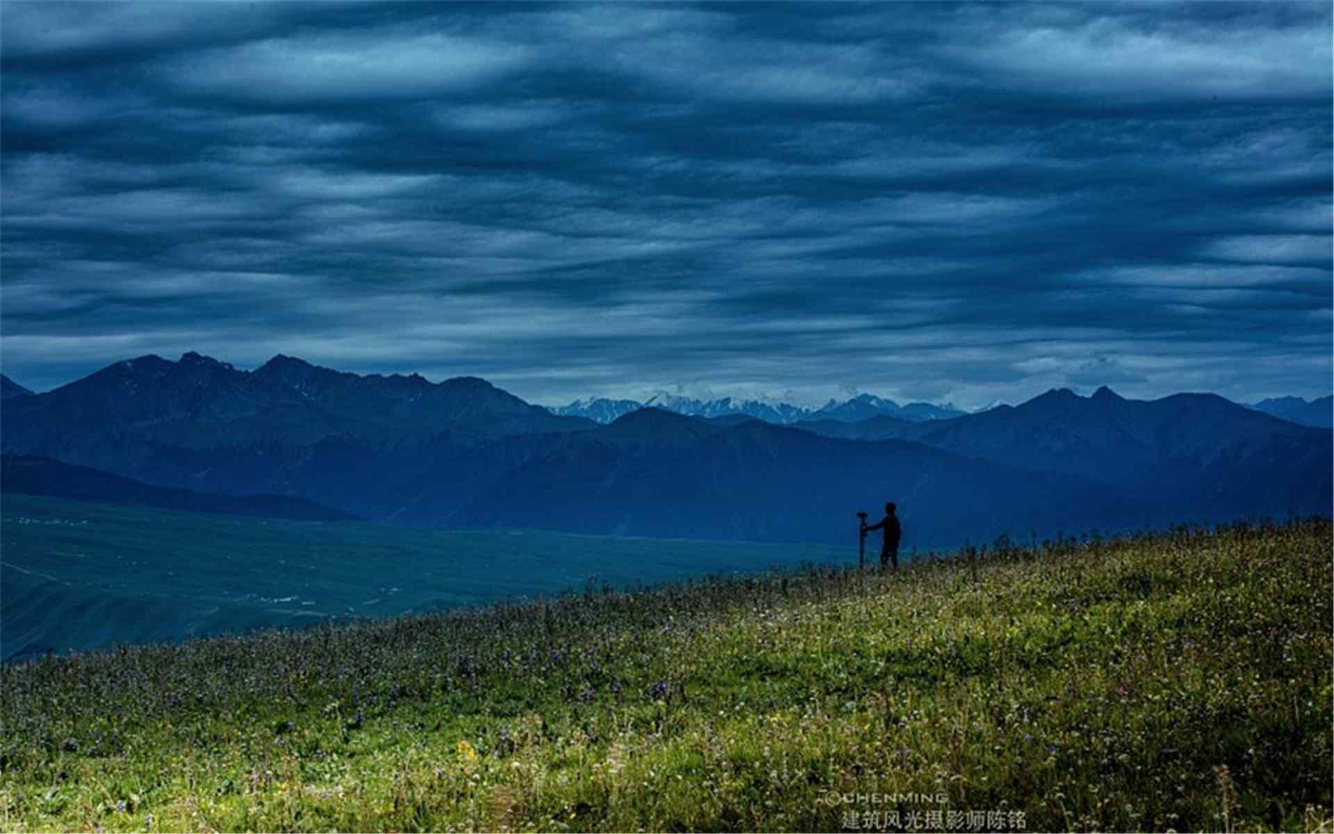 新疆天山山脉自然风景图片高清壁纸桌面