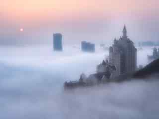 浓雾中的城市风景