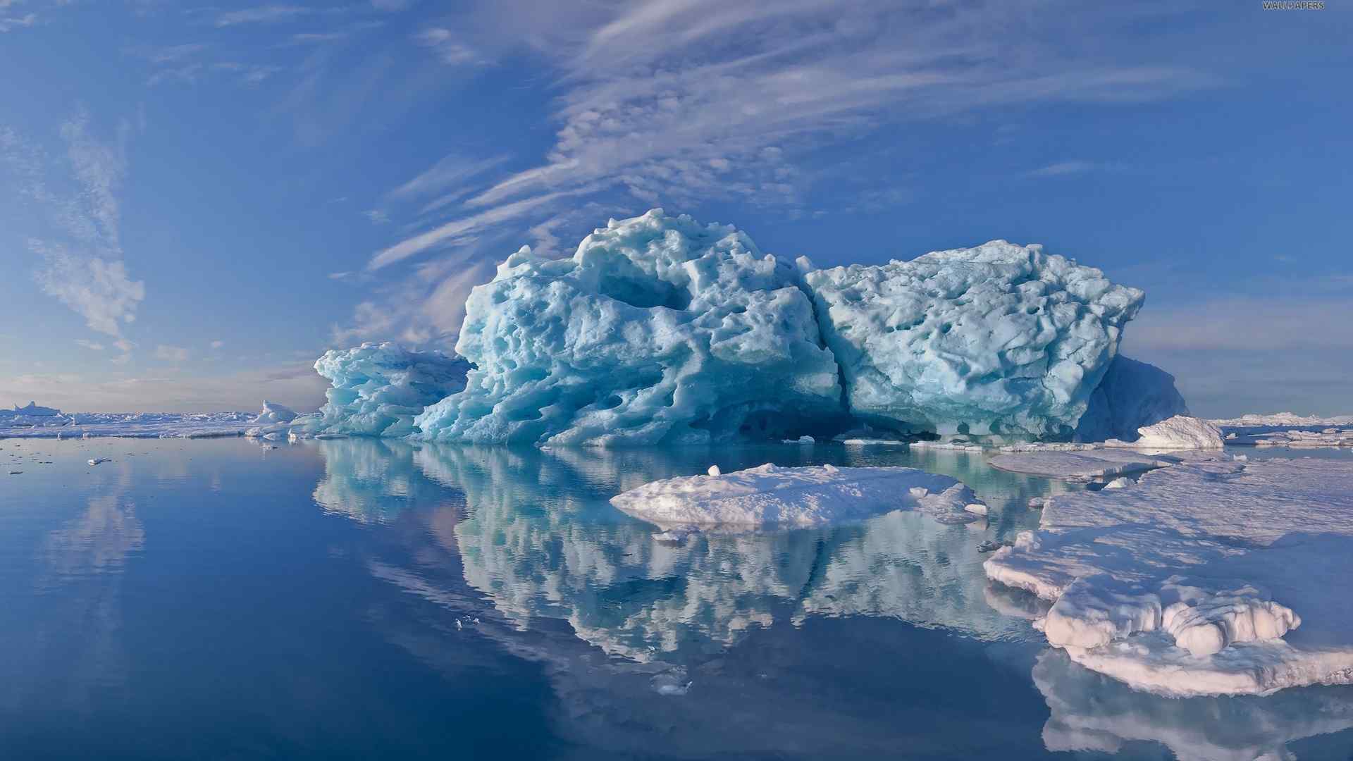 奇特造型的北极冰川风景图片桌面壁纸