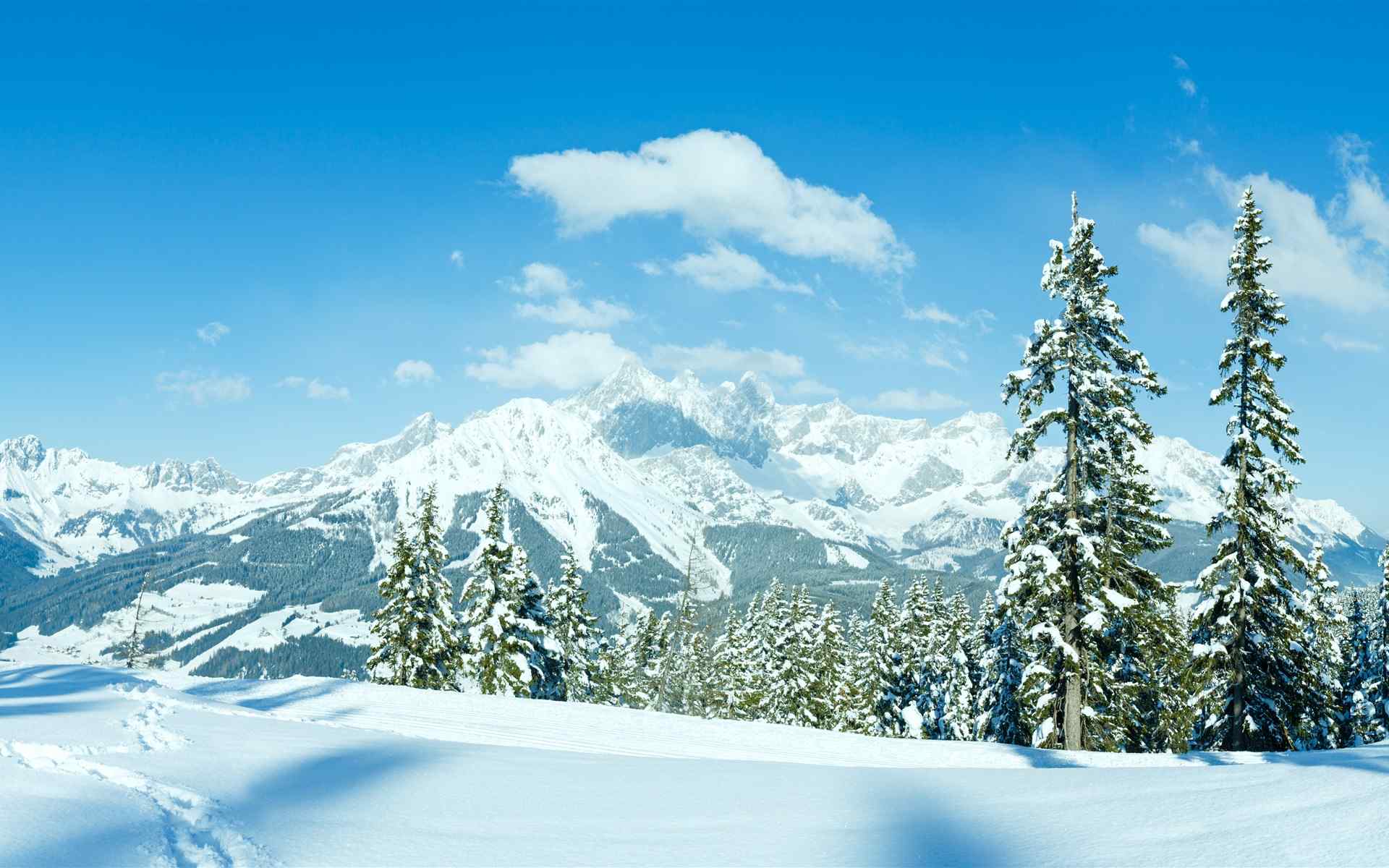 冬天雪山风景高清电脑壁纸图片