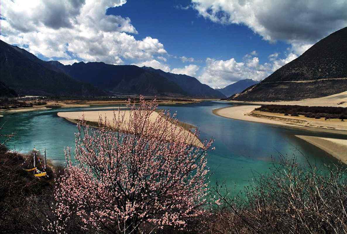 雅鲁藏布江风景图片桌面壁纸