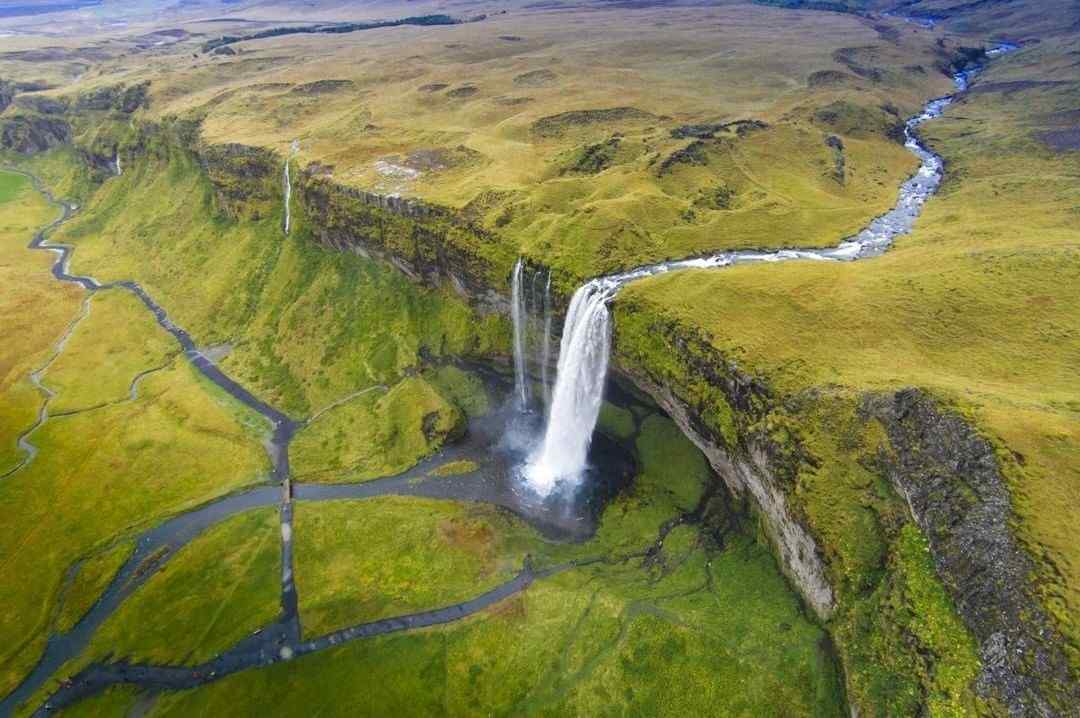 冰岛塞里雅兰瀑布风景图片