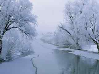 唯美冬季河流风景图片桌面壁纸