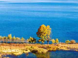 泸沽湖美丽冬日景色桌面壁纸