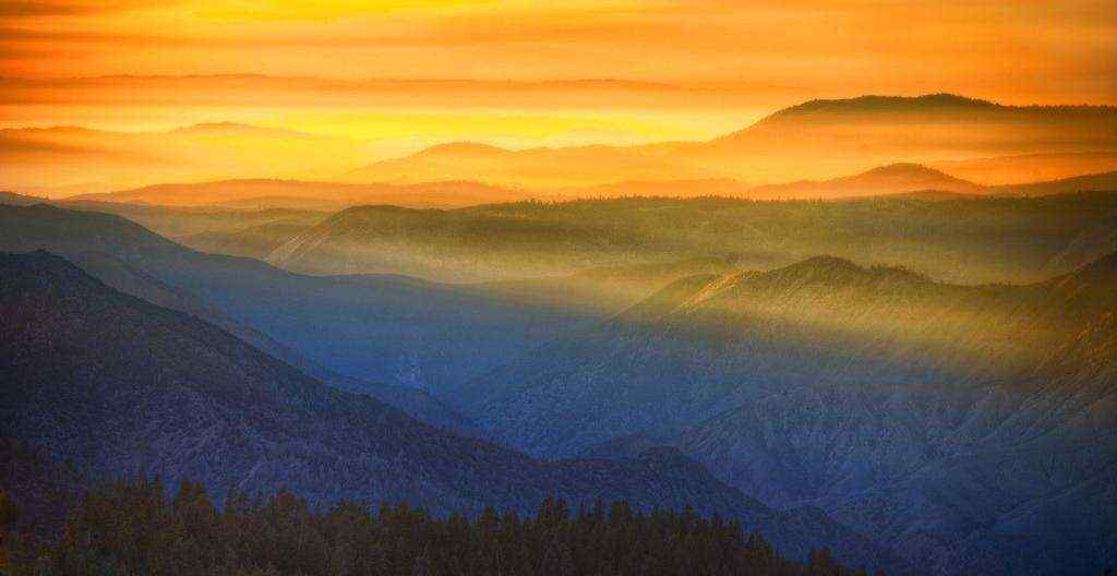 唯美的清晨山谷风景图片