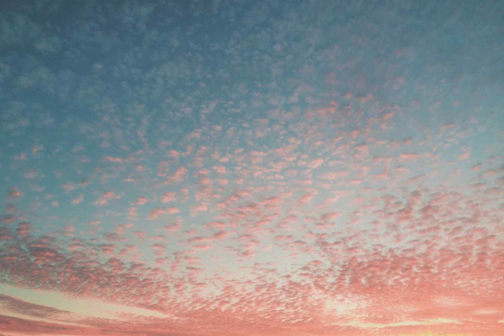 唯美粉色夕阳天空风景图片桌面壁纸
