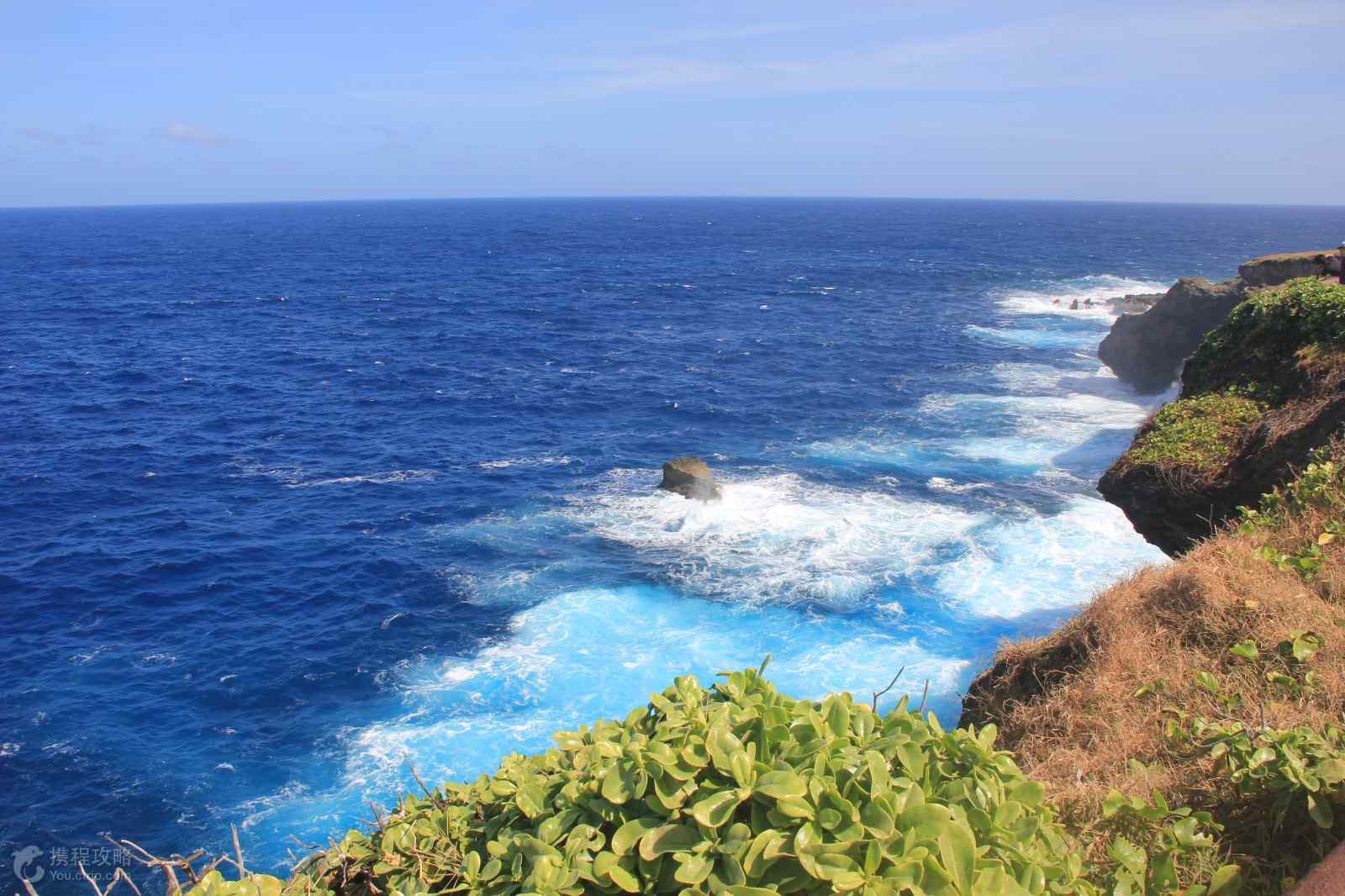 塞班岛唯美海边断崖绿色图片桌面壁纸