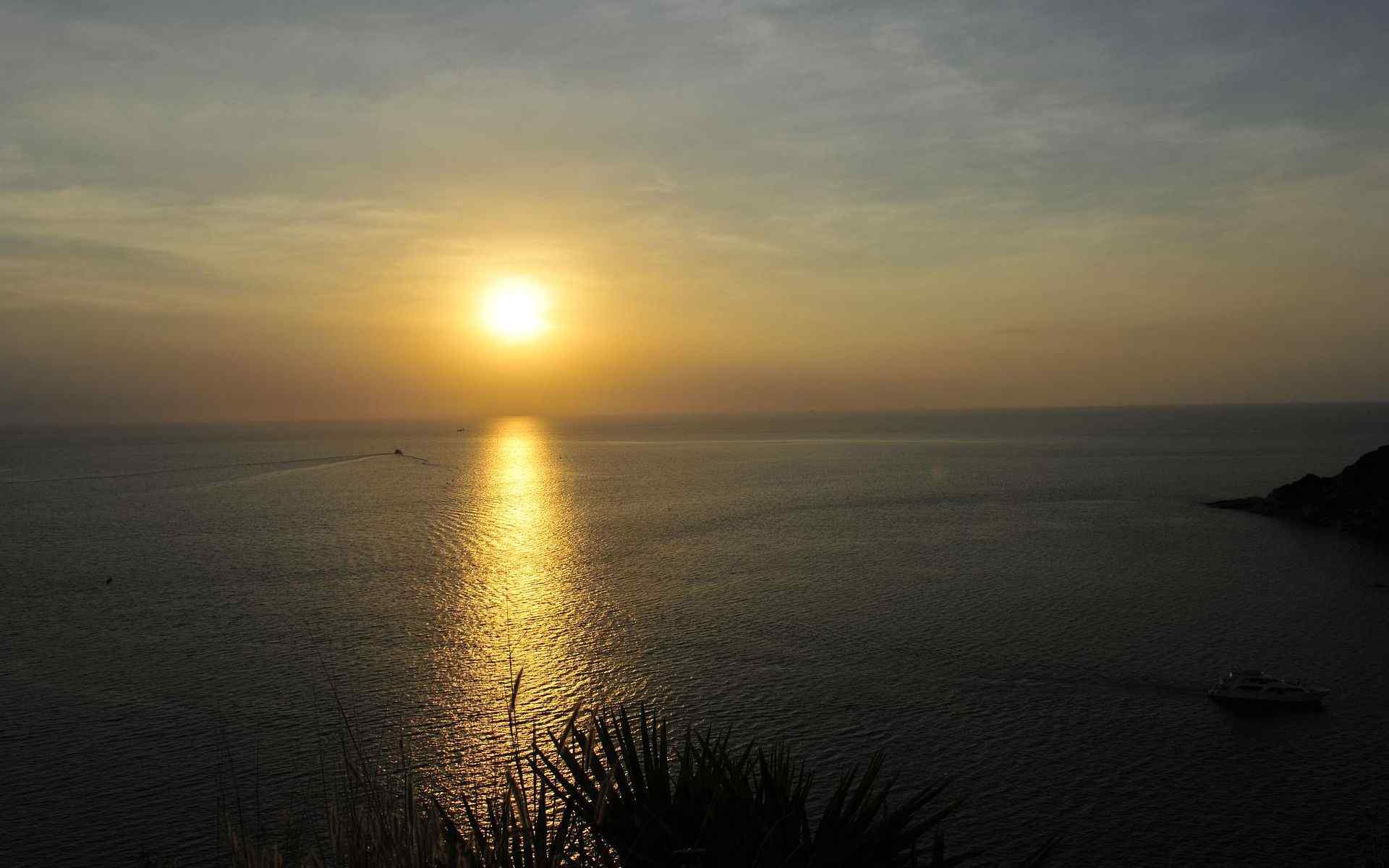 普吉岛海边唯美落日风景图片高清桌面壁纸