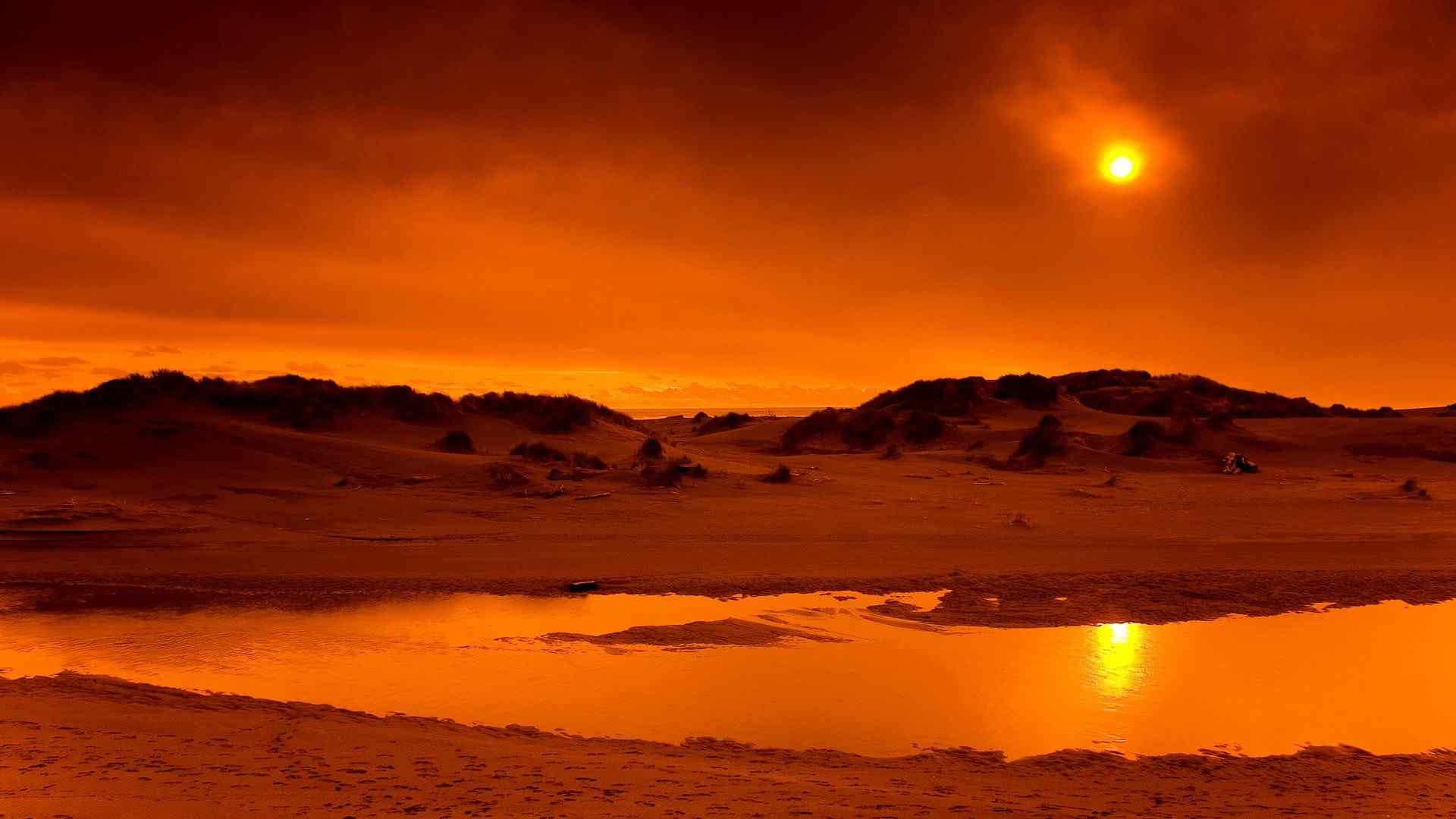 唯美荒漠里的夕阳风景图片