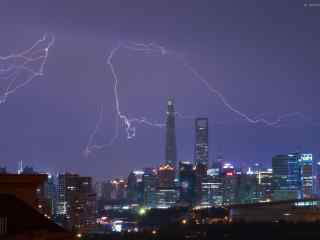 上海：雷电中的美丽
