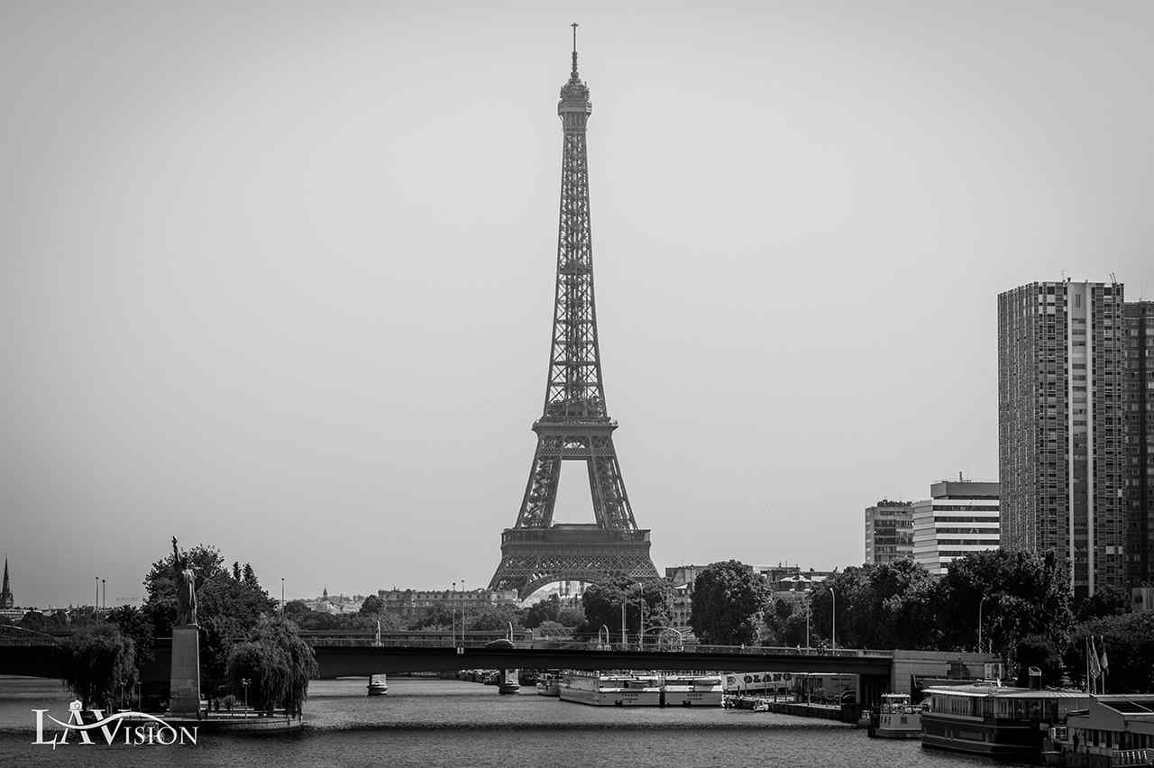 巴黎埃菲尔铁塔唯美风景图片高清桌面壁纸