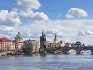 布拉格伏尔塔瓦河畔美丽风景图片高清桌面壁纸