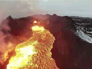 爆发时的冰岛火山风景图片