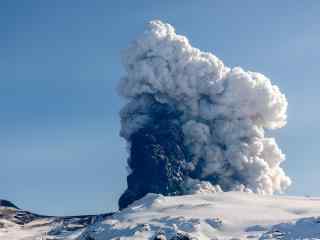 冰岛火山爆发瞬间