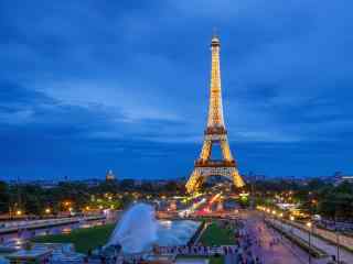 唯美巴黎埃菲尔铁塔图片高清桌面壁纸