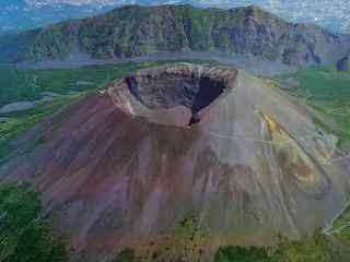 维苏威火山风景图