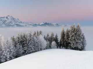 冬日雪山奇观图片高清桌面壁纸