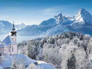 雪山下的城堡唯美风景图片高清桌面壁纸