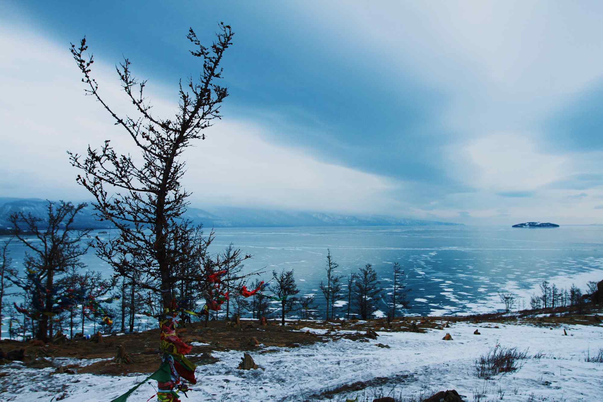 贝加尔湖冬季萧条景色图片