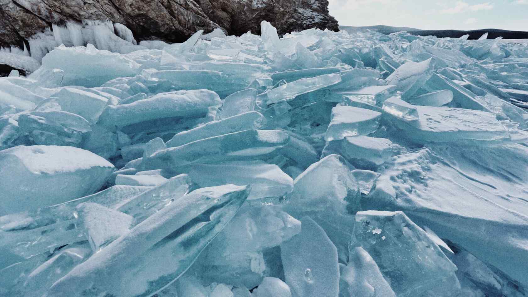 贝加尔湖冬季冰块风景图片