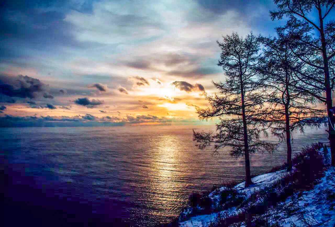 冬季贝加尔湖朝霞风景图片