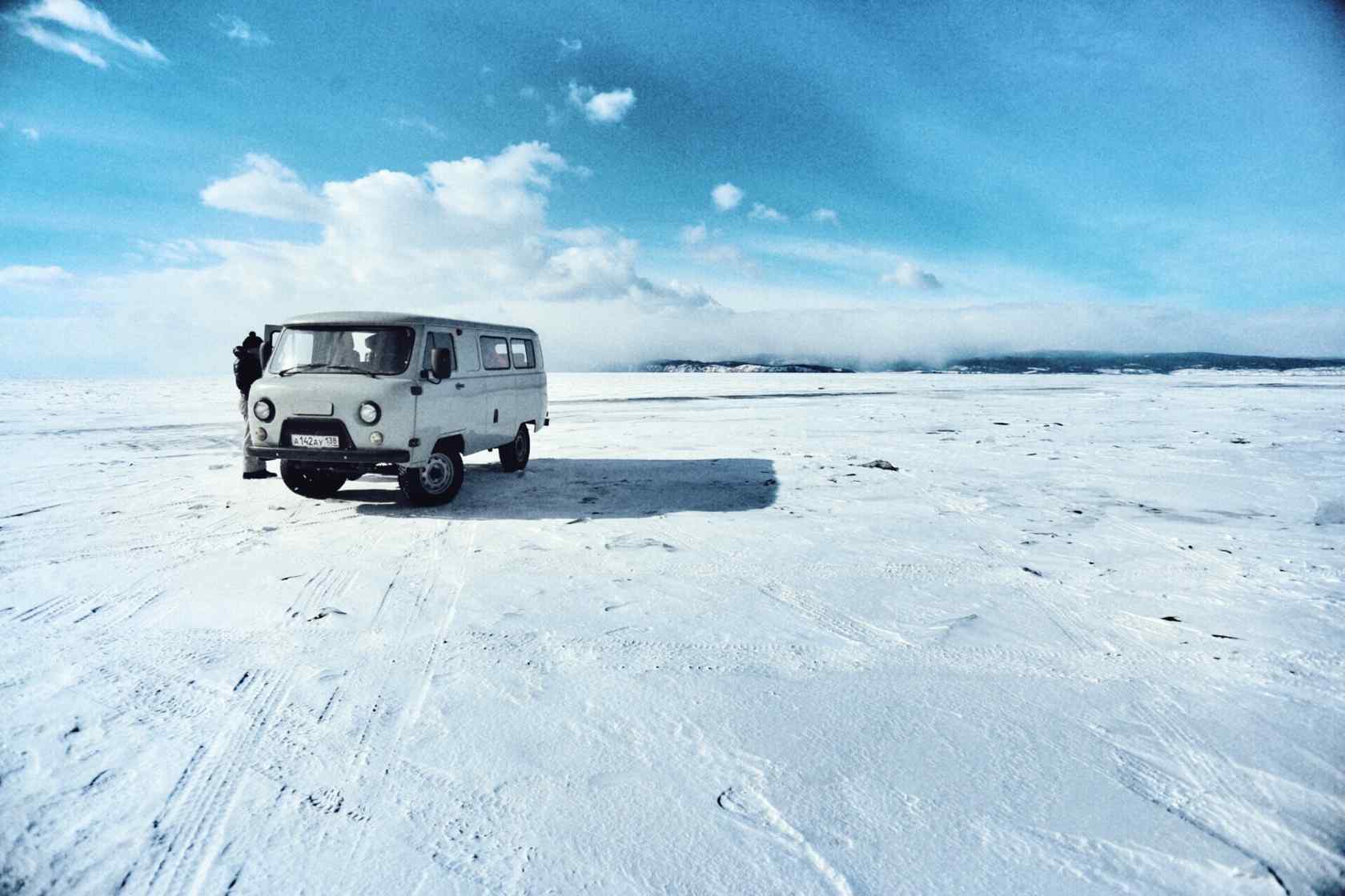 贝加尔湖冬季小清新风景图片