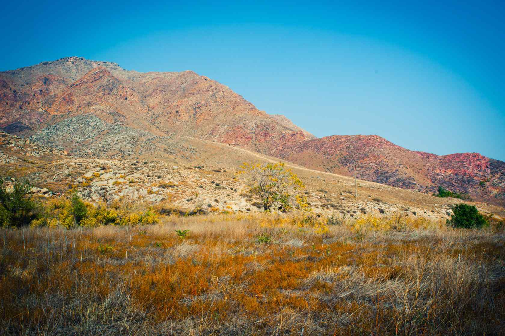 贺兰山脉秋季风景图片