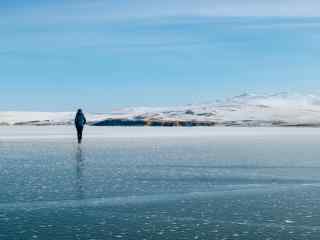 结冰的贝加尔湖风景图片桌面壁纸