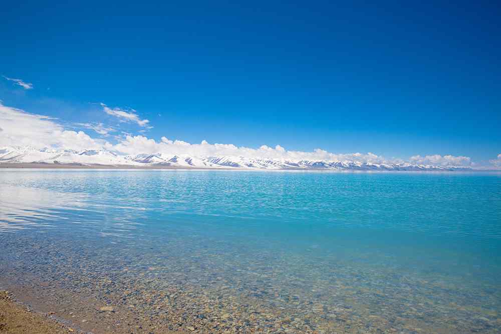 西藏纳木错湖碧蓝湖水小清新图片