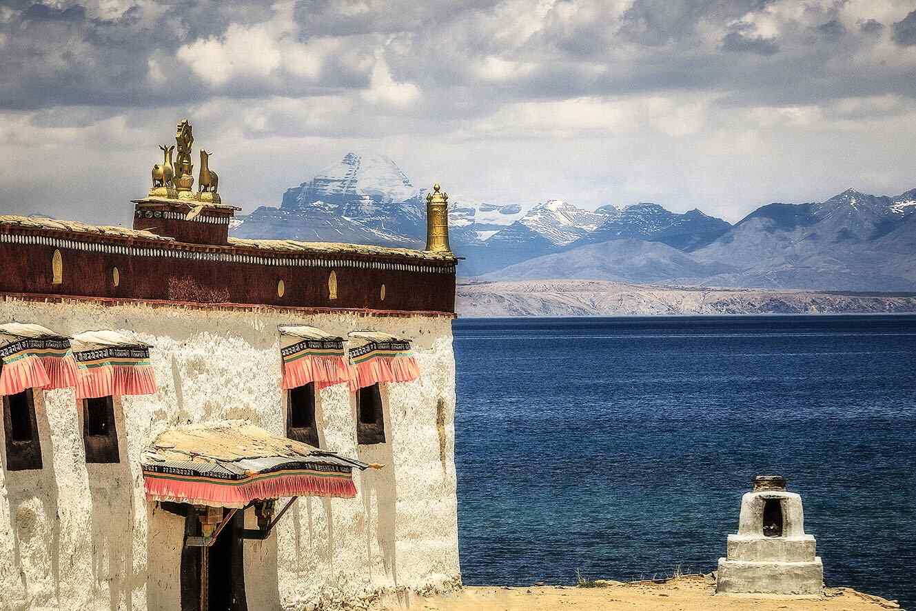 圣湖玛旁雍错周边藏区独特民房图片桌面壁纸