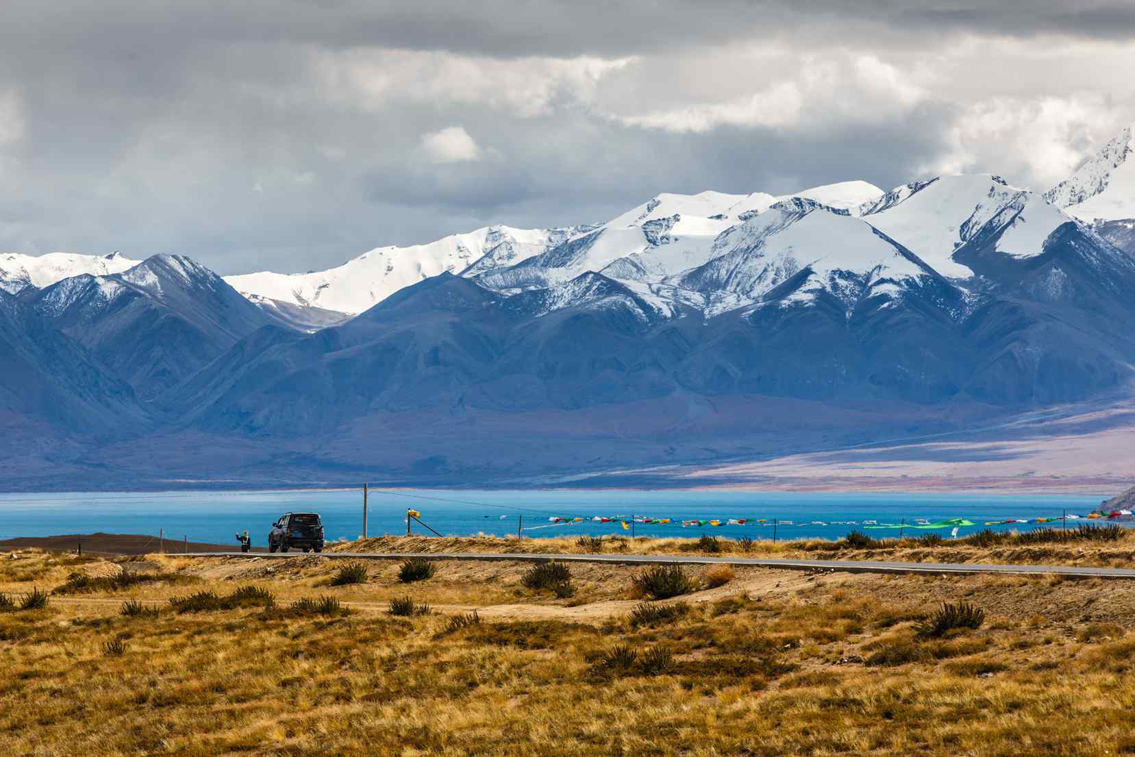 西藏圣湖玛旁雍错唯美雪山风景图片