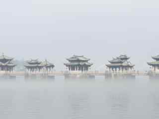 迷雾中的潮州广济桥风景图片