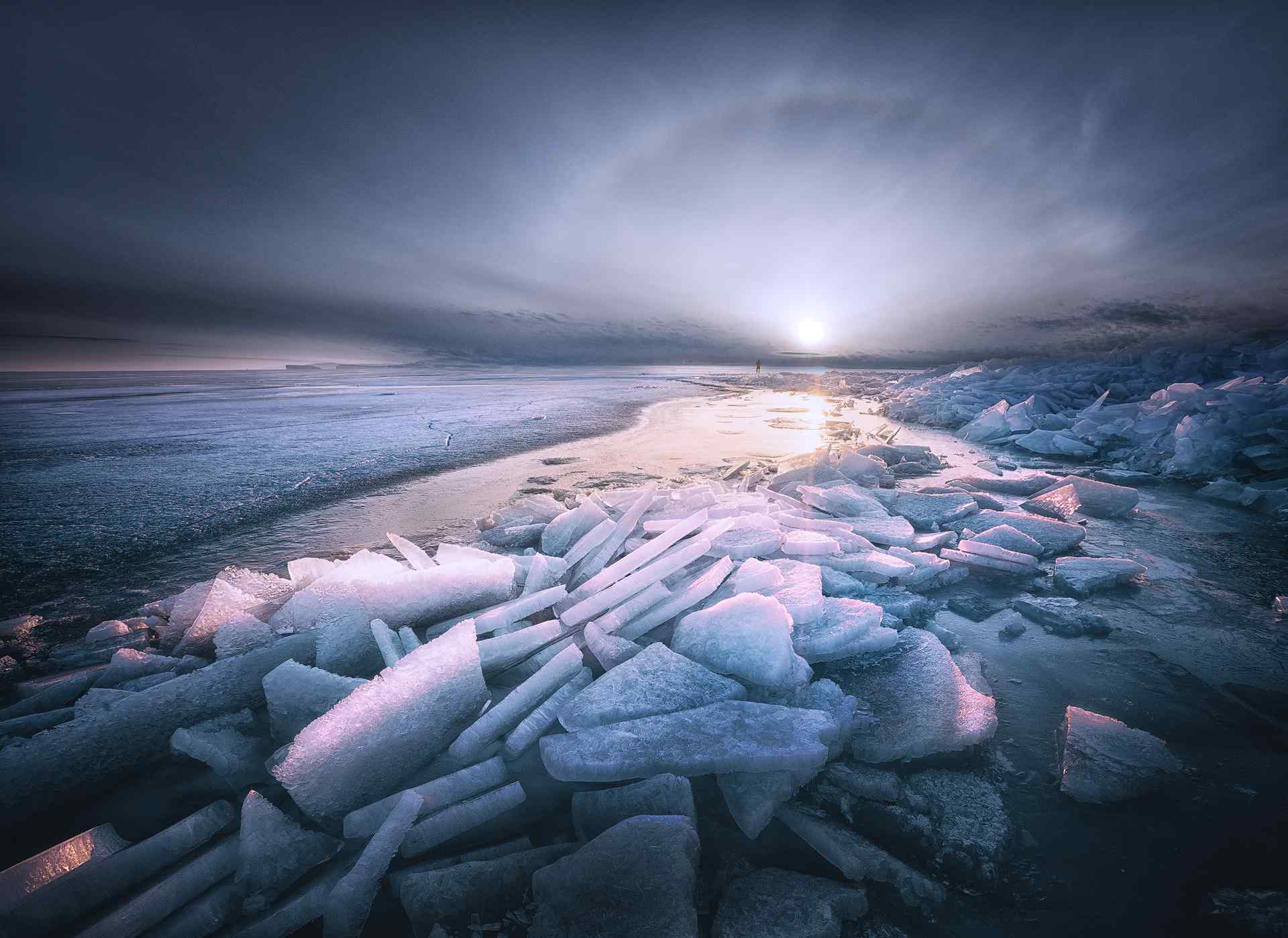唯美贝加尔湖冰凌景观图片桌面壁纸