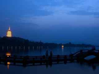 杭州西湖唯美湖面夜景图片桌面壁纸